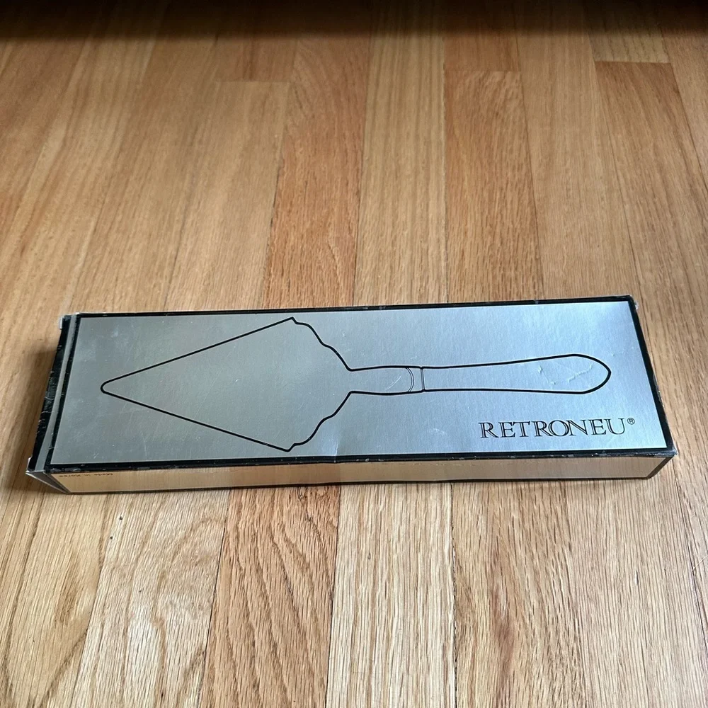 Retroneu stainless pie/pastry server